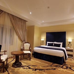 Bon Hotel Elvis